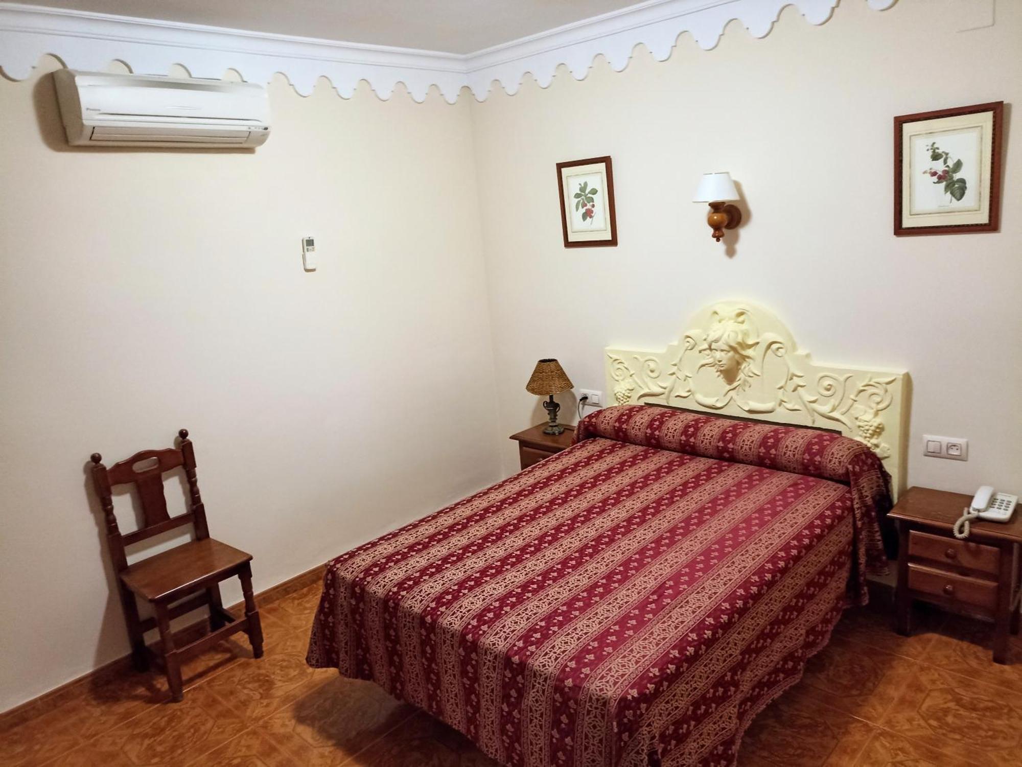 Hostal Bellido Montilla Exteriör bild