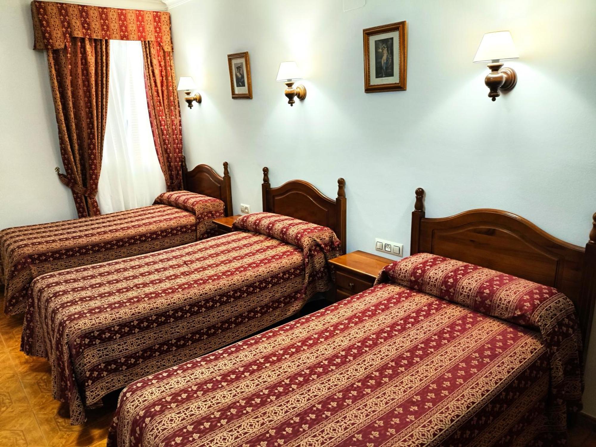 Hostal Bellido Montilla Exteriör bild